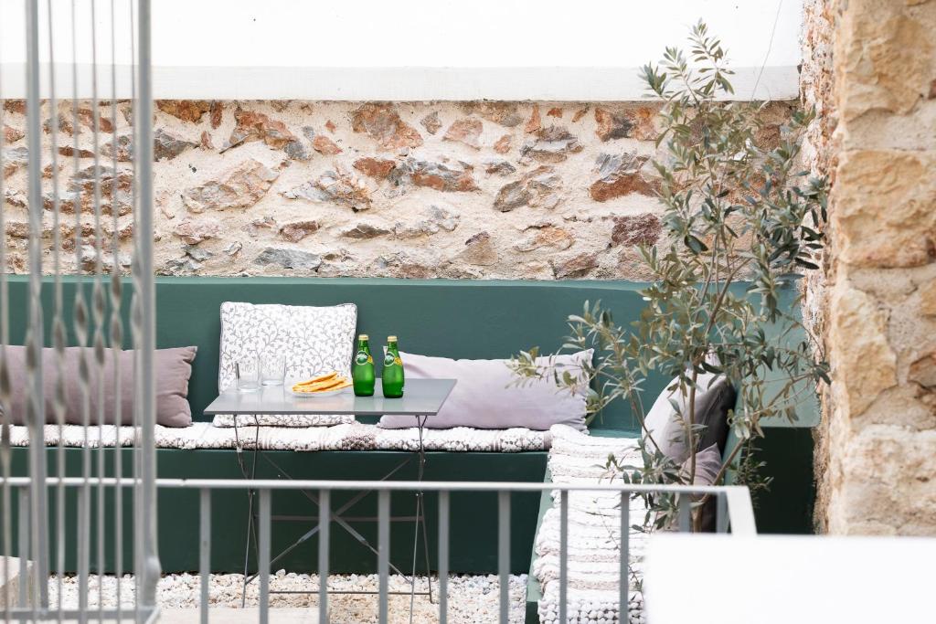 Central5 Boutique Apartments with Common Garden Next to Metro