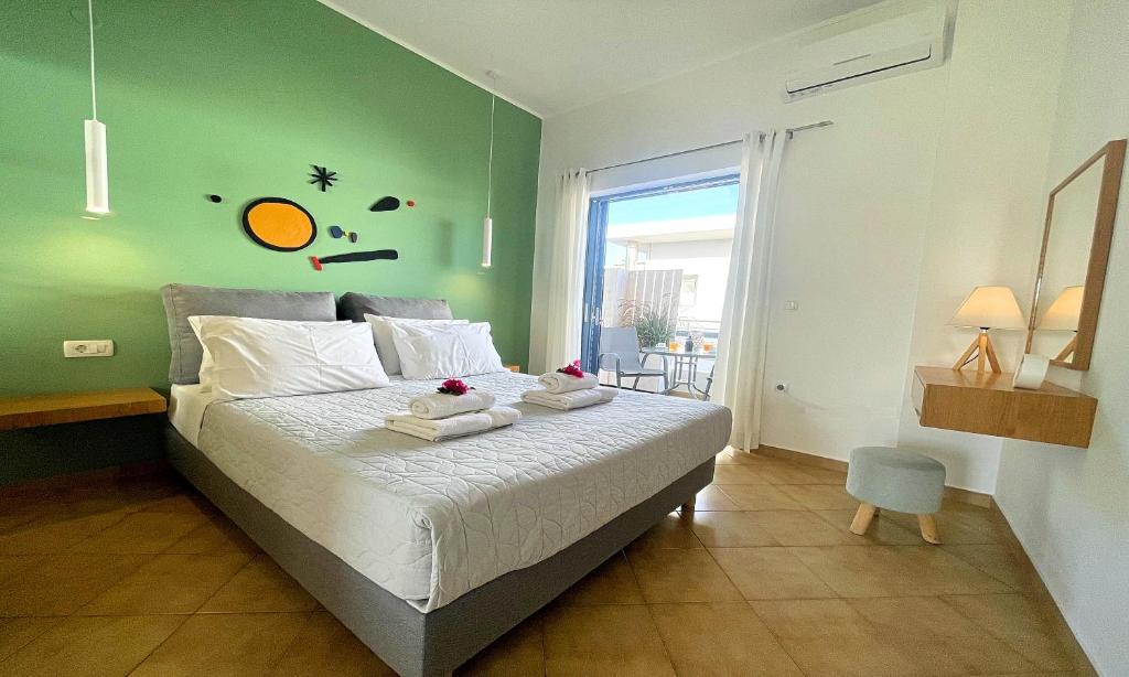 Łóżko lub łóżka w pokoju w obiekcie Art Apartment