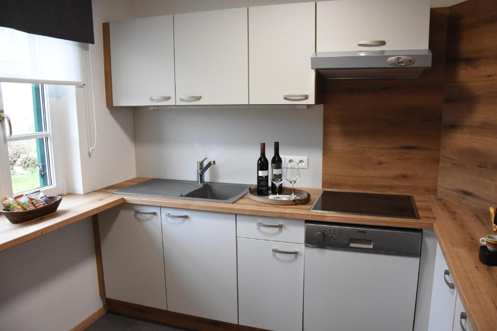 Kuchyň nebo kuchyňský kout v ubytování Wein & Wohnen MATZL - Ferienwohnung