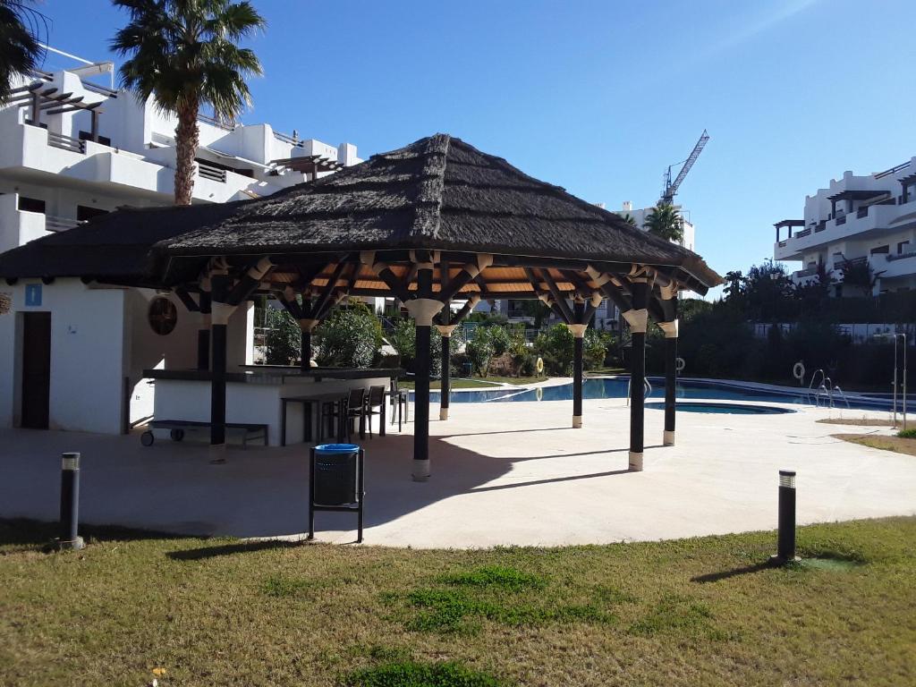 Casa ARCO IRIS avec Jardin et Terrasse - piscine et jacuzzi partagés - by Cathy Ducoin - Apartamento De Dos Dormitorios