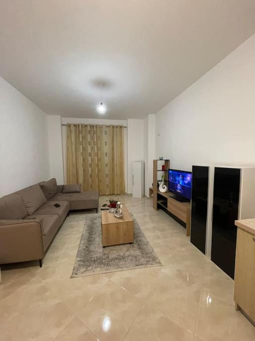 K&K - Newly Furnished Apartment (Super Central) - Image 5