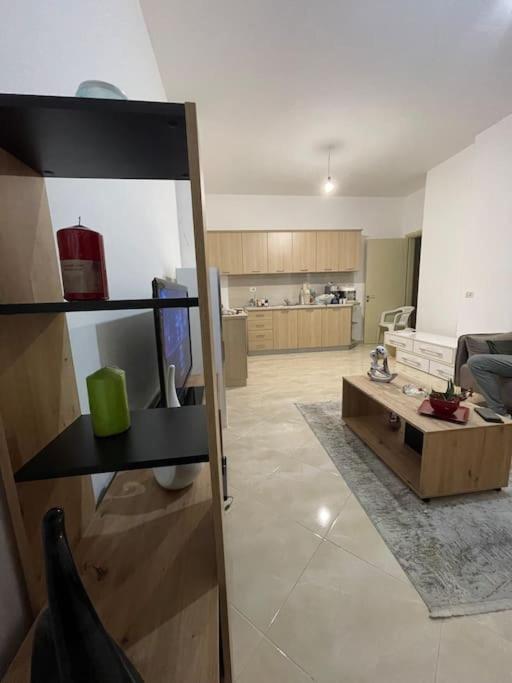 K&K - Newly Furnished Apartment (Super Central) - Image 4