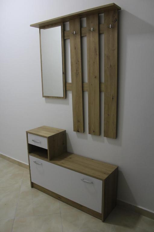 K&K - Newly Furnished Apartment (Super Central) - Image 2
