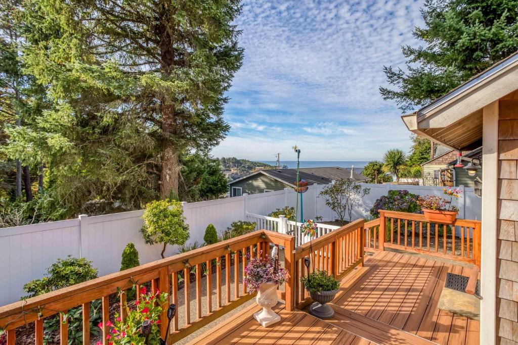 Lula's Landing, Depoe Bay (updated prices 2024)