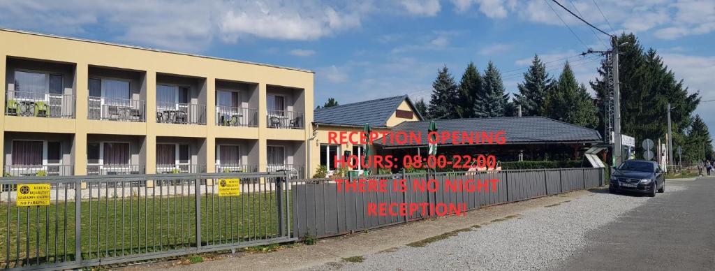 Grill Terasz Étterem és Szálláshely 3400 Mezőkövesd, Olajfa utca 16./1 kép - 1