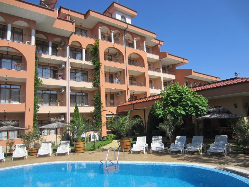 Bazén v ubytování Hotel Liani - All Inclusive nebo v jeho okolí