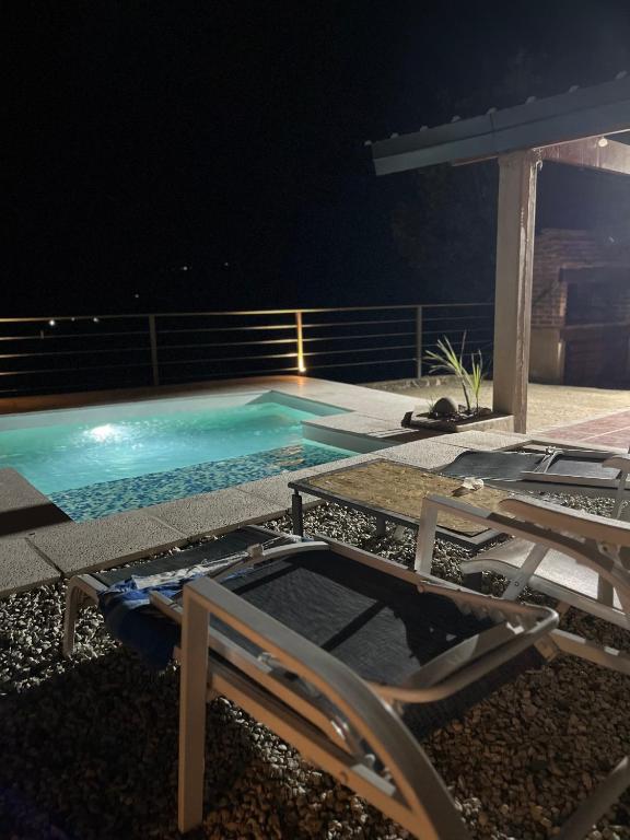 Casa con pileta en Cabalango
