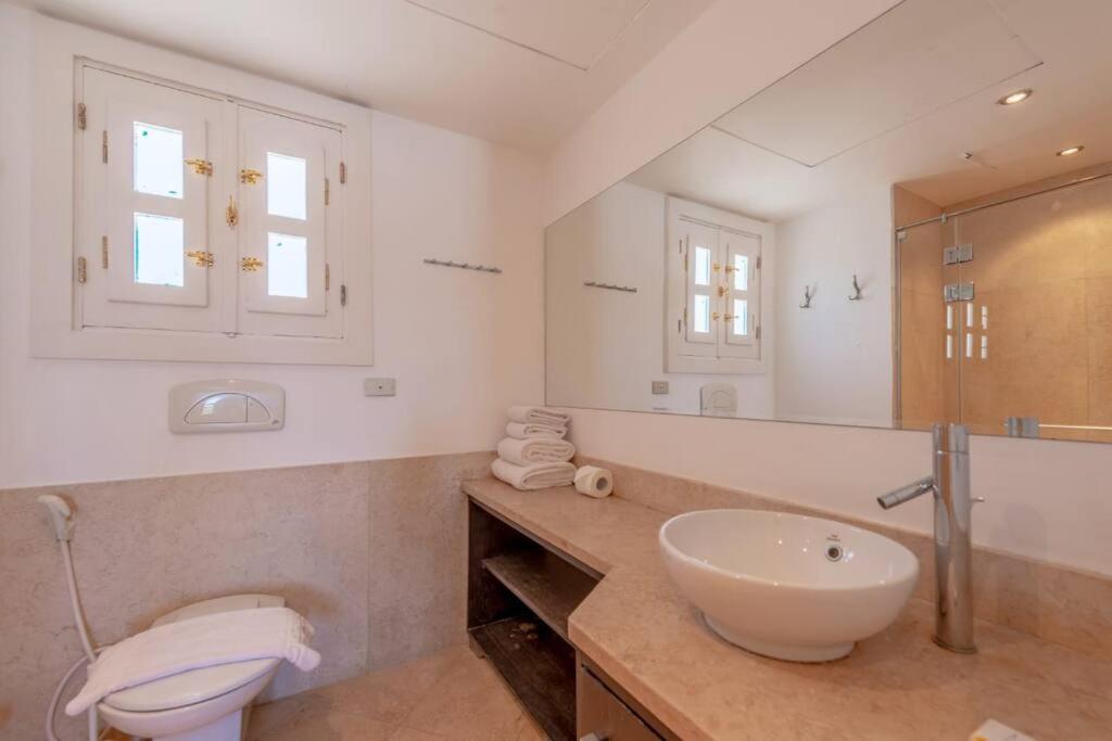 Koupelna v ubytování Golf Luxury villa with private pool