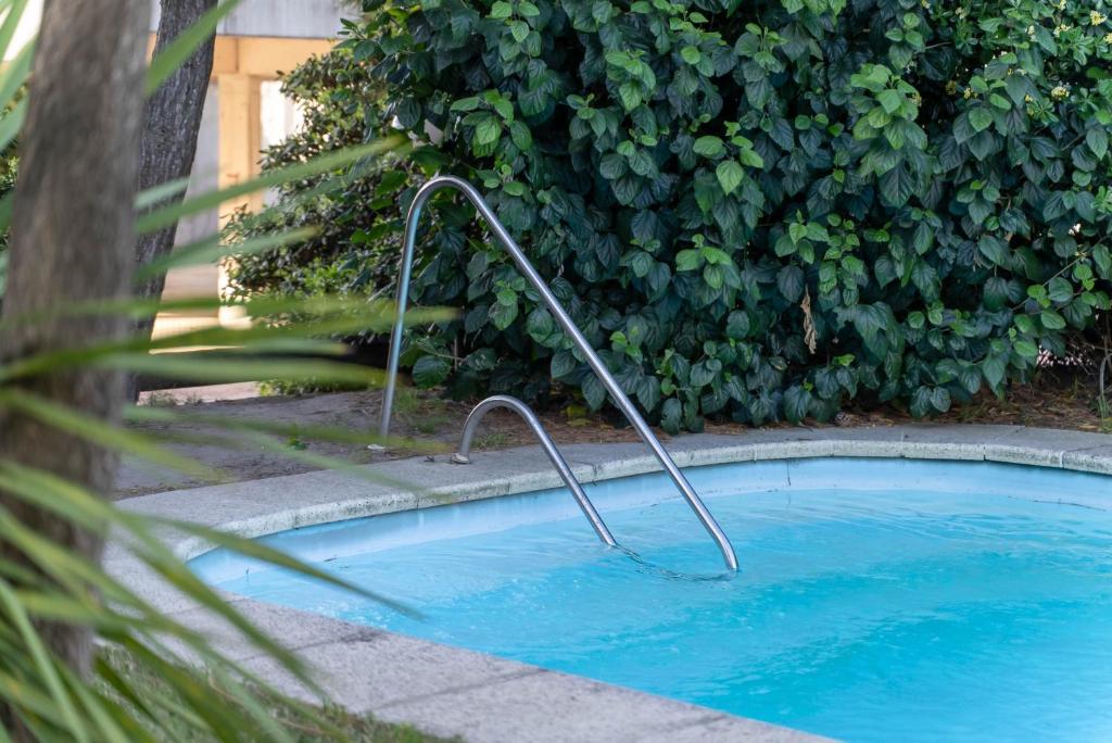 Bazén v ubytování Hotel Genoves nebo v jeho okolí