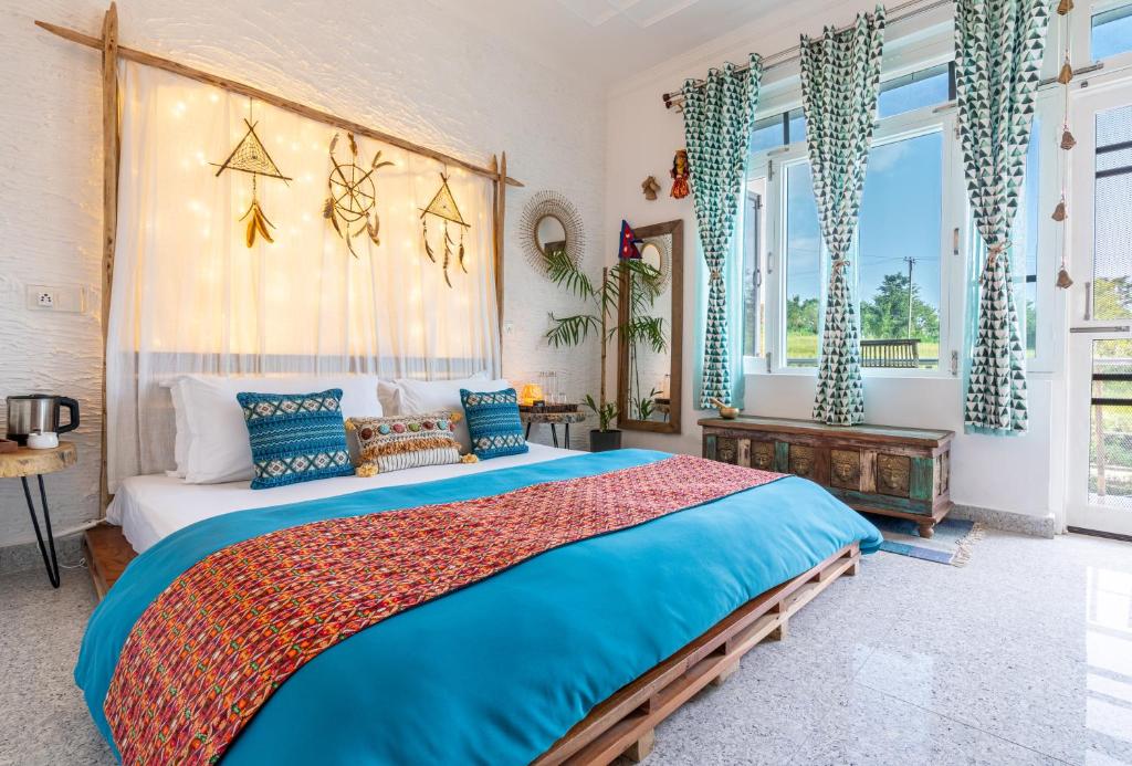 Postel nebo postele na pokoji v ubytování The Himaal, Bir - Boutique Homestay