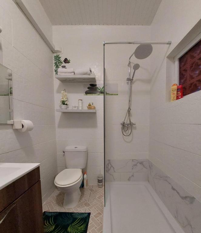 Bagno di Appartement La Source -Calme avec belle vue mer