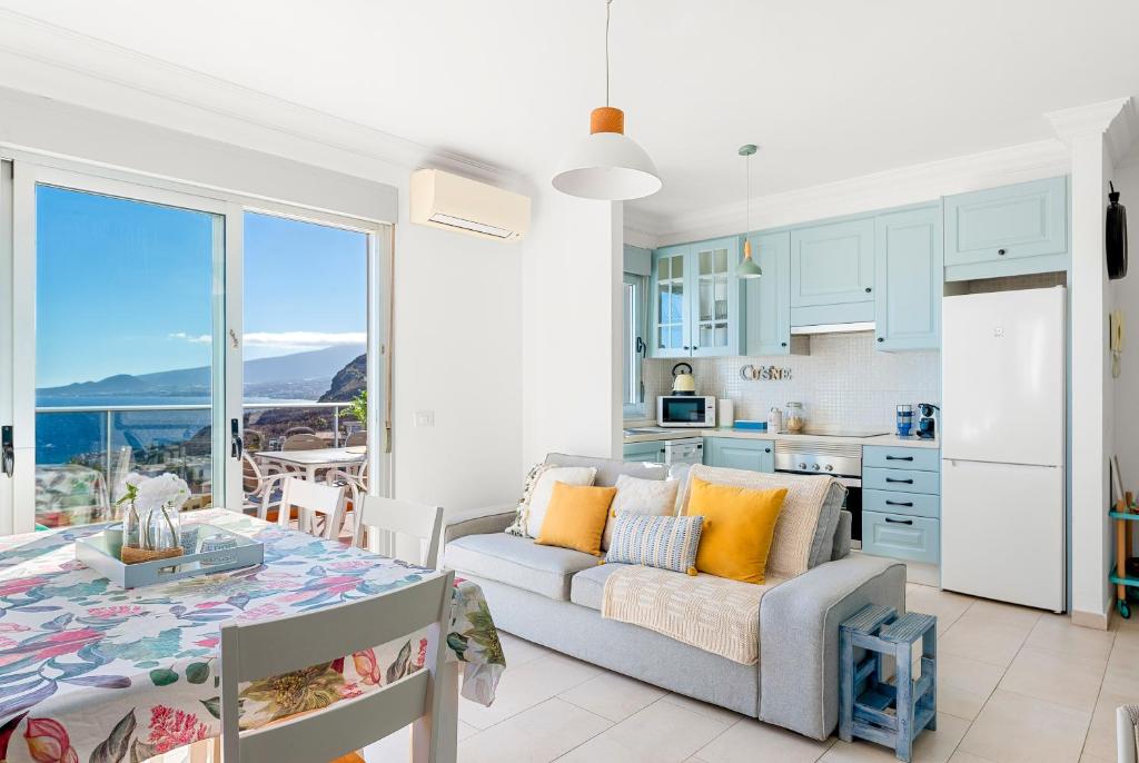 Kuchyň nebo kuchyňský kout v ubytování Boutique apartment with BBQ terrace and ocean views