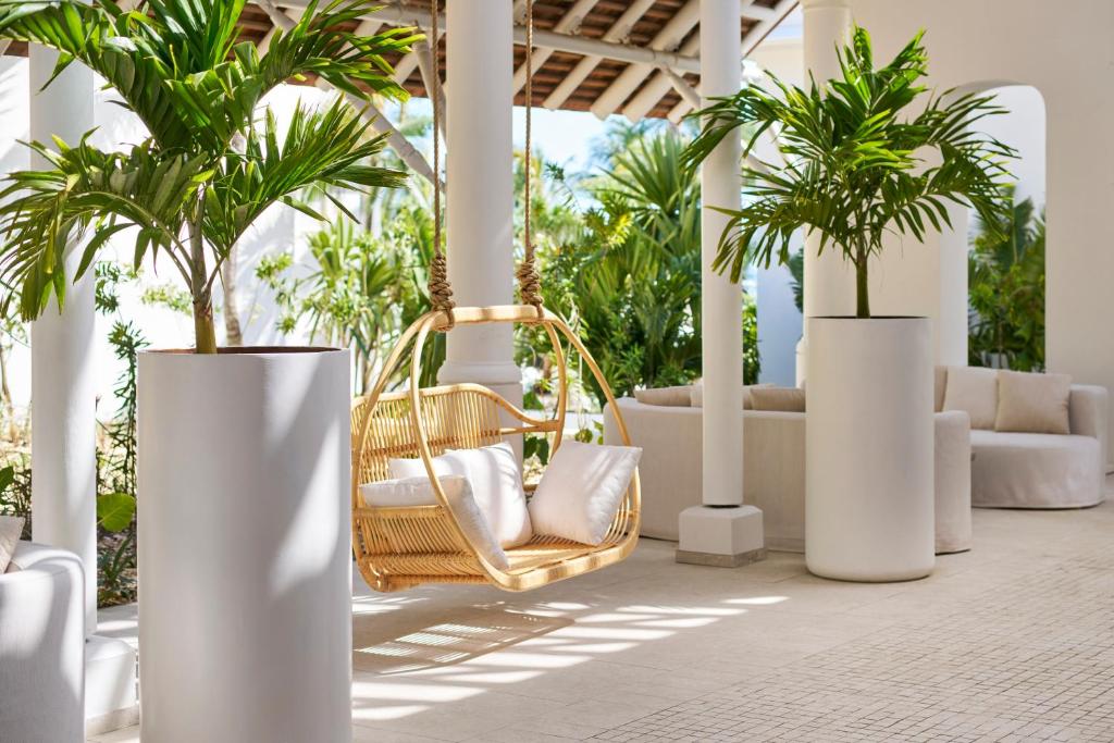 Гостиная зона в LUX* Belle Mare Resort & Villas