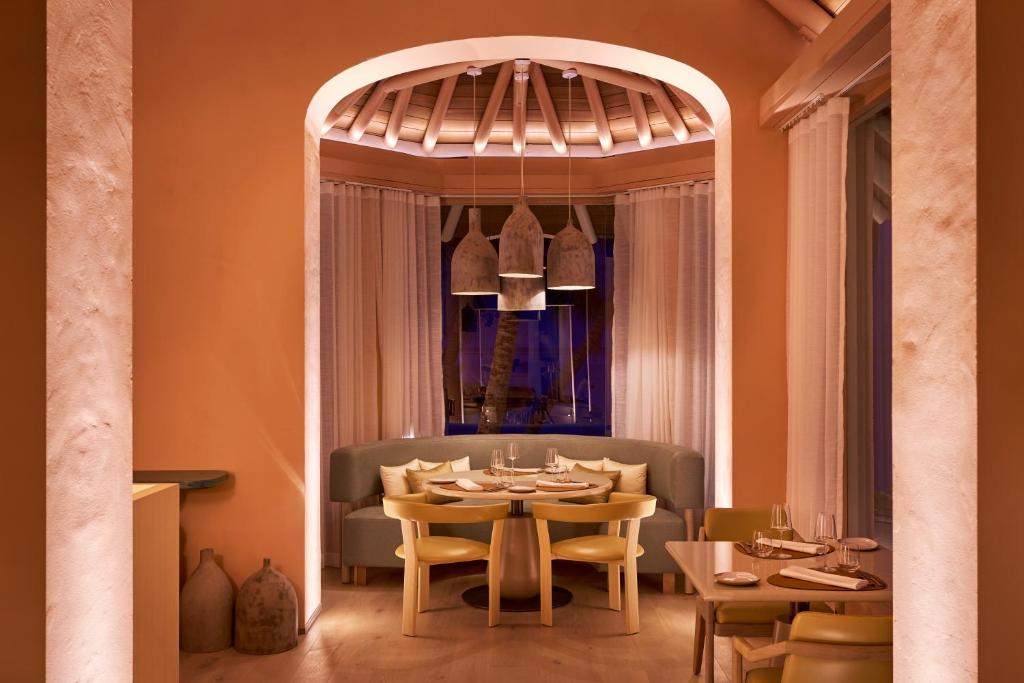 Гостиная зона в LUX* Belle Mare Resort & Villas