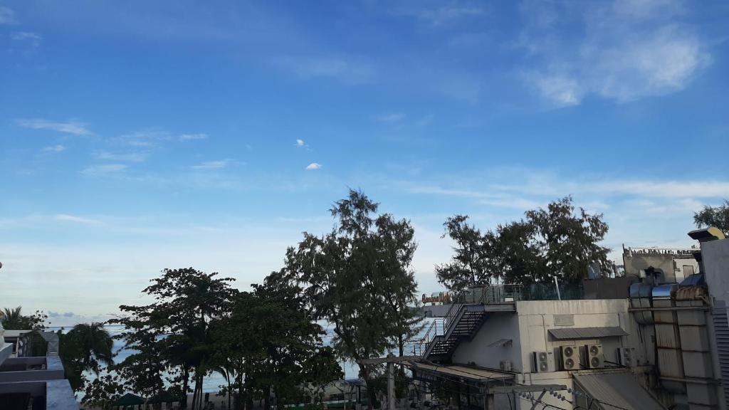 Big Boys' Bed & Burger - Patong Beach - Resim 26