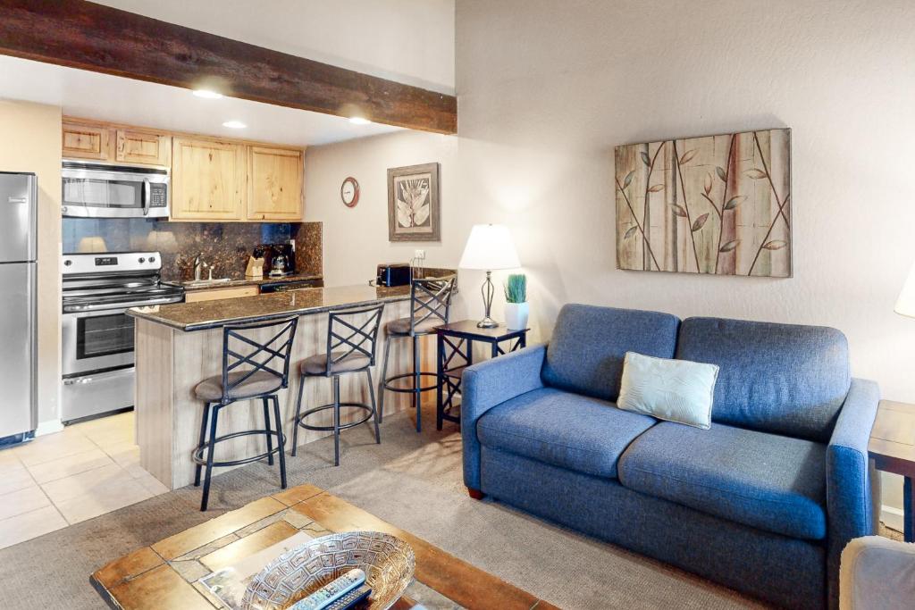 Lakeland Village South Lake Tahoe - Deluxe Studio Loft