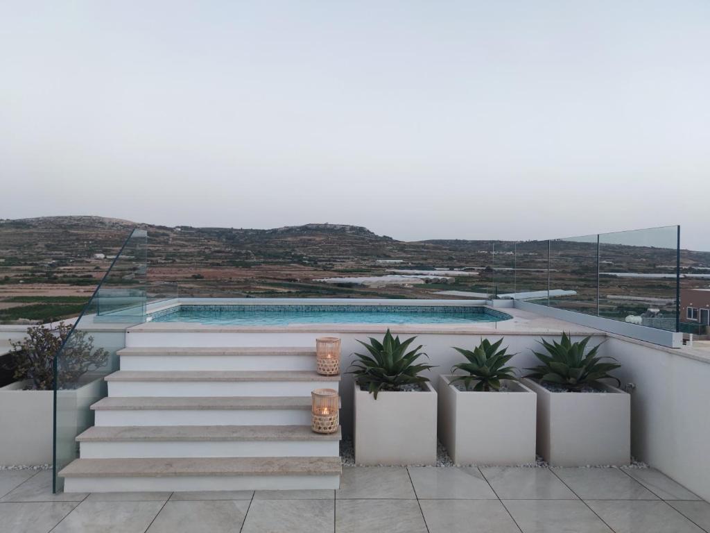 Bazén v ubytování Panorama Lounge - Romantic Getaway with private pool nebo v jeho okolí