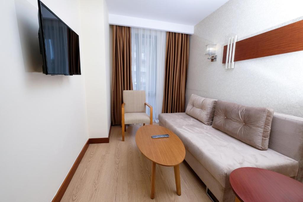 TV a/nebo společenská místnost v ubytování Side Star Beach Hotel - Ultra All Inclusive