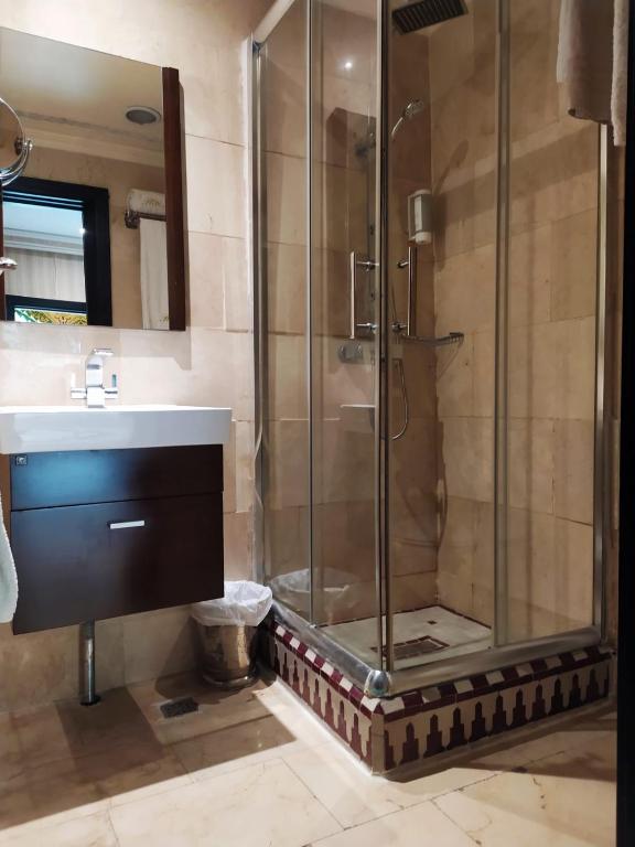 حمام في Palais Riad Reda & Spa