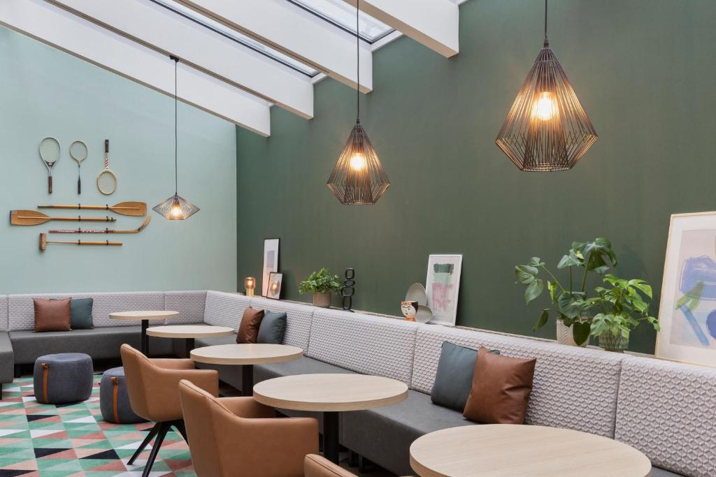 Posezení v ubytování Courtyard by Marriott Basel