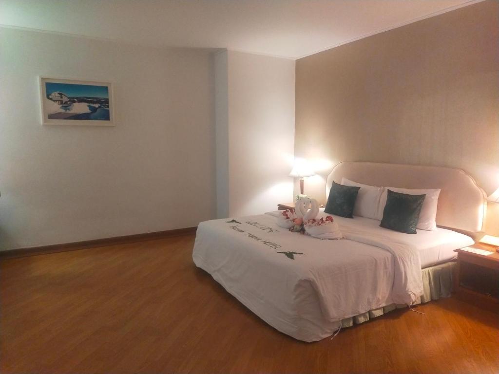 Thumrin Thana Hotel - Deluxe Room