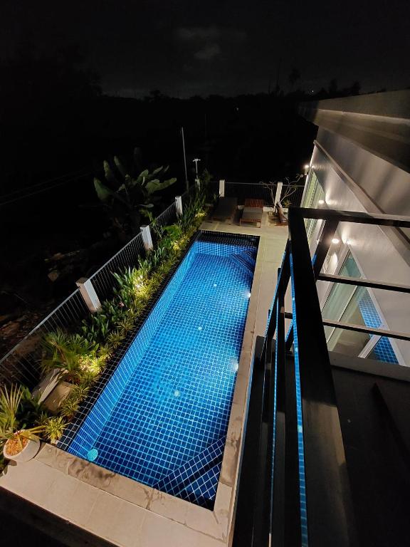 Bazén v ubytování Green Lung Pool Villas Bangkok nebo v jeho okolí
