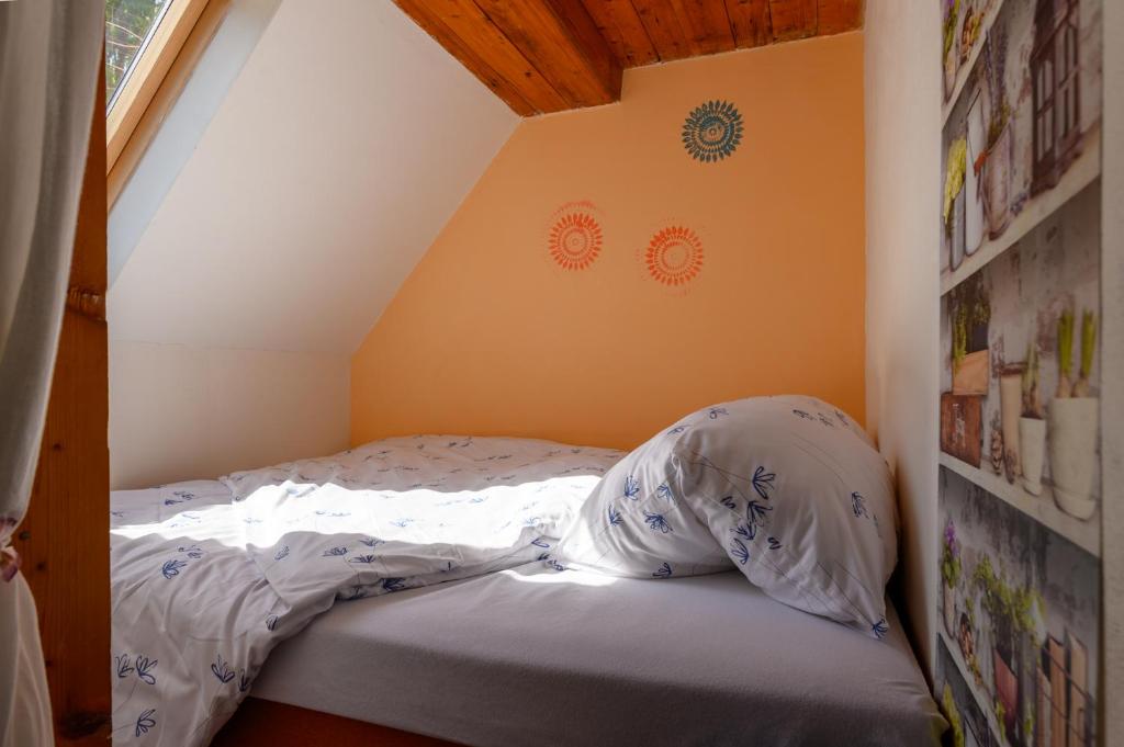 Postel nebo postele na pokoji v ubytování Kovářská vyhlídka