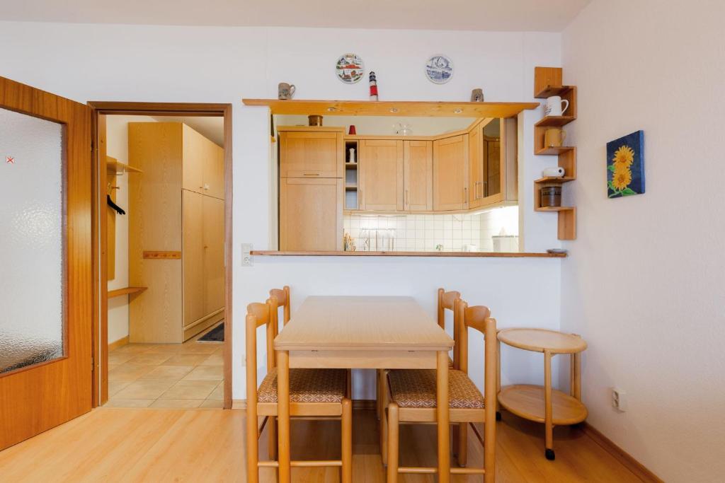 Kuchyň nebo kuchyňský kout v ubytování Grömitz-Center Whg 20