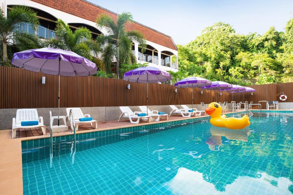 Bazén v ubytování Aspira Resort Klong Muang Krabi nebo v jeho okolí