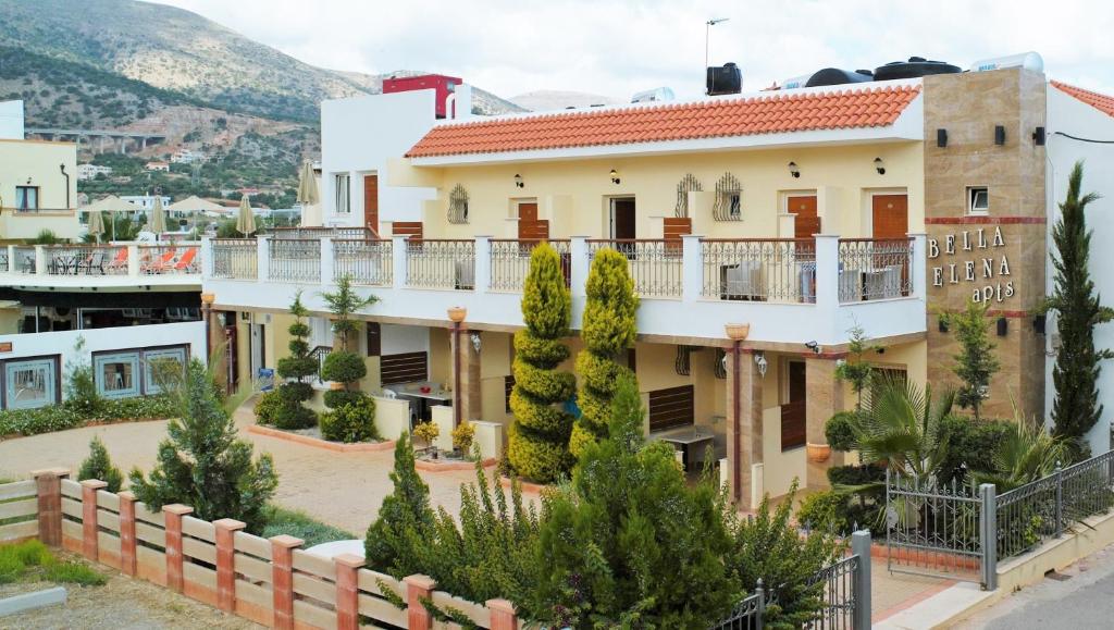 Nespecifikovaný výhled na hory nebo výhled na hory při pohledu z aparthotelu