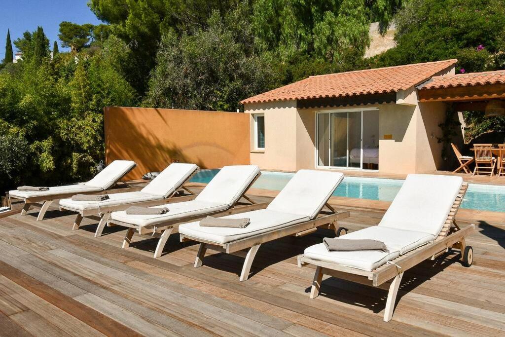 Swimmingpoolen hos eller t&aelig;t p&aring; Villa Palm Springs Superb Sea View, Terrasse and Swimming Pool