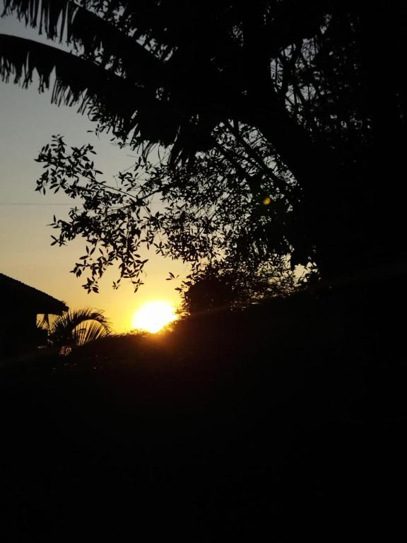Východ nebo západ slunce při pohledu z bed and breakfast nebo okolí