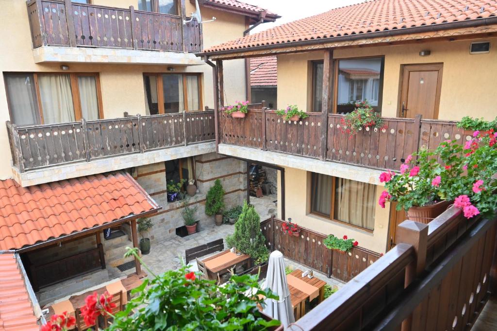 Bansko Nomads