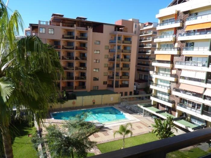 Bazén v ubytování Esplendido APARTAMENTO, CARIHUELA EDIFICIO EL REMO, PRIMERA LÍNEA nebo v jeho okolí