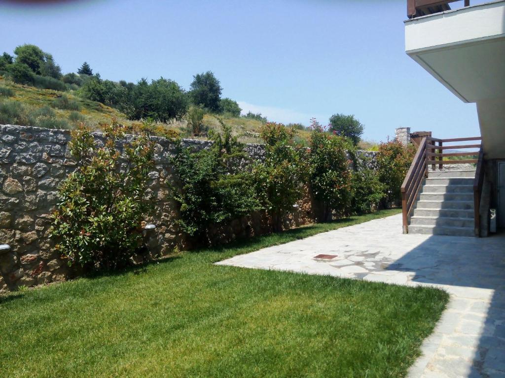 Vonkajšia záhrada v ubytovaní Guesthouse Diochri