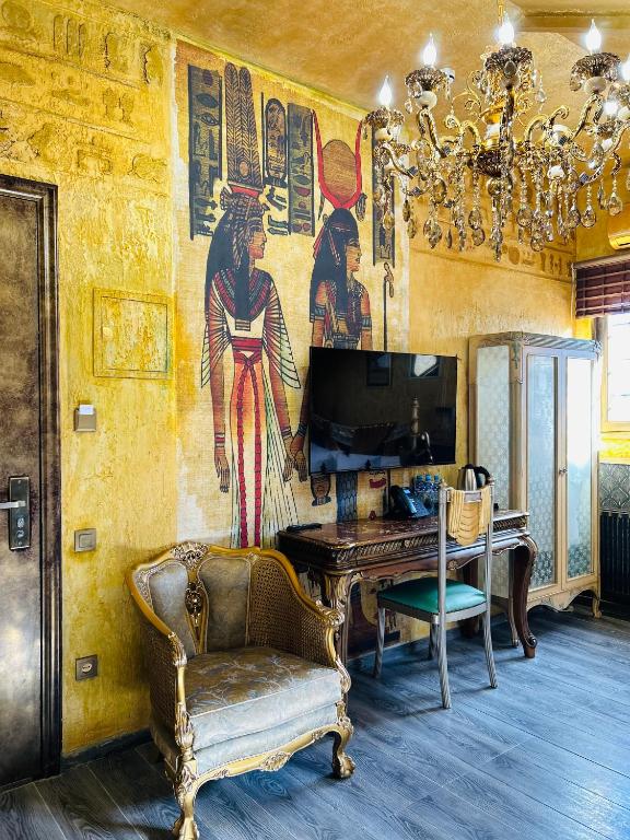 TV a/nebo společenská místnost v ubytování Hotel Zerta Old Tbilisi