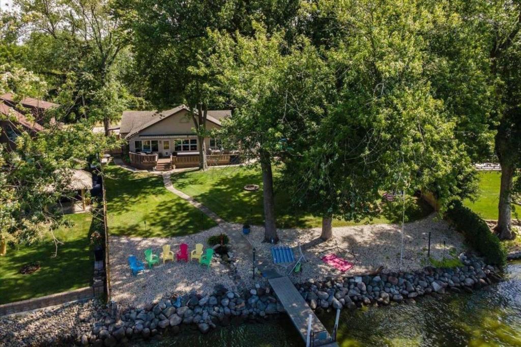 Rock River Retreat with Dock and Seasonal Pool!, Edgerton