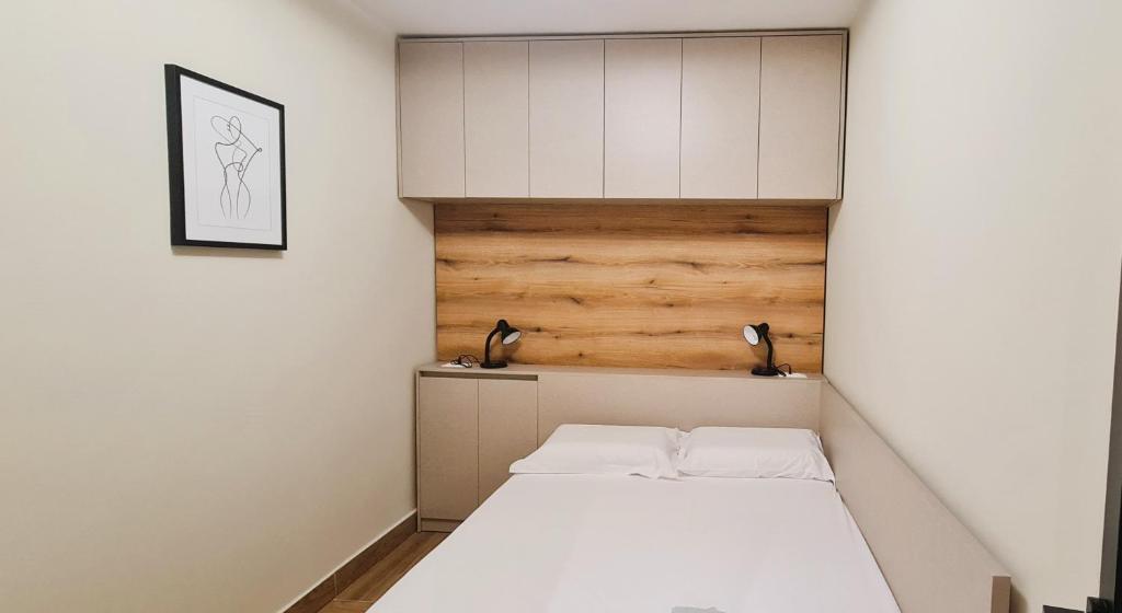 2V1 - Center apartment 4 - Image 2