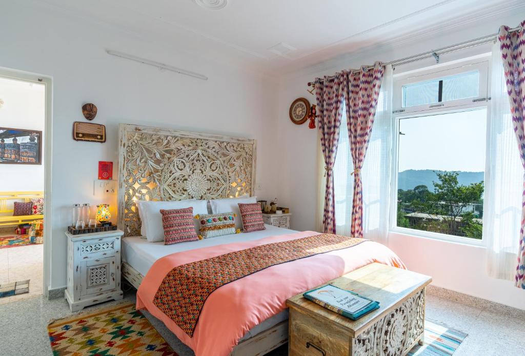 Postel nebo postele na pokoji v ubytování The Himaal, Bir - Boutique Homestay