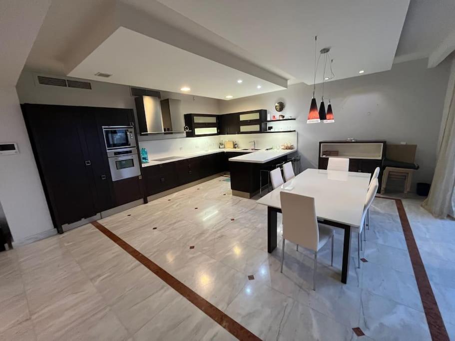 A cozinha ou cozinha compacta de Rabat Luxury Apartment