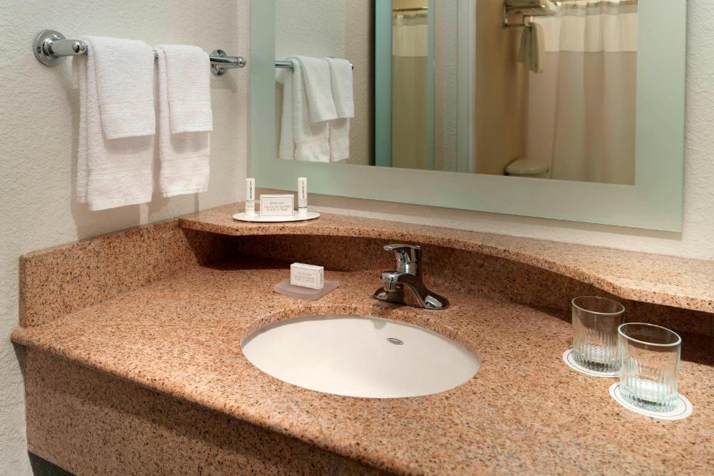 SpringHill Suites by Marriott Atlanta Buckhead photo