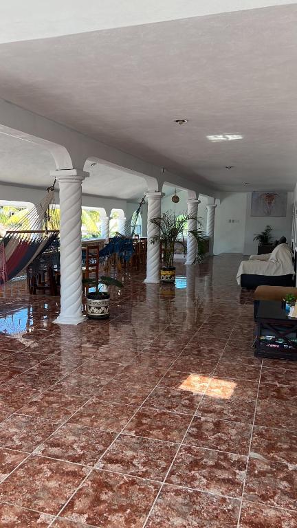 Fotografie z fotogalerie ubytování Casa Gajah Hotel Cuyo v destinaci El Cuyo