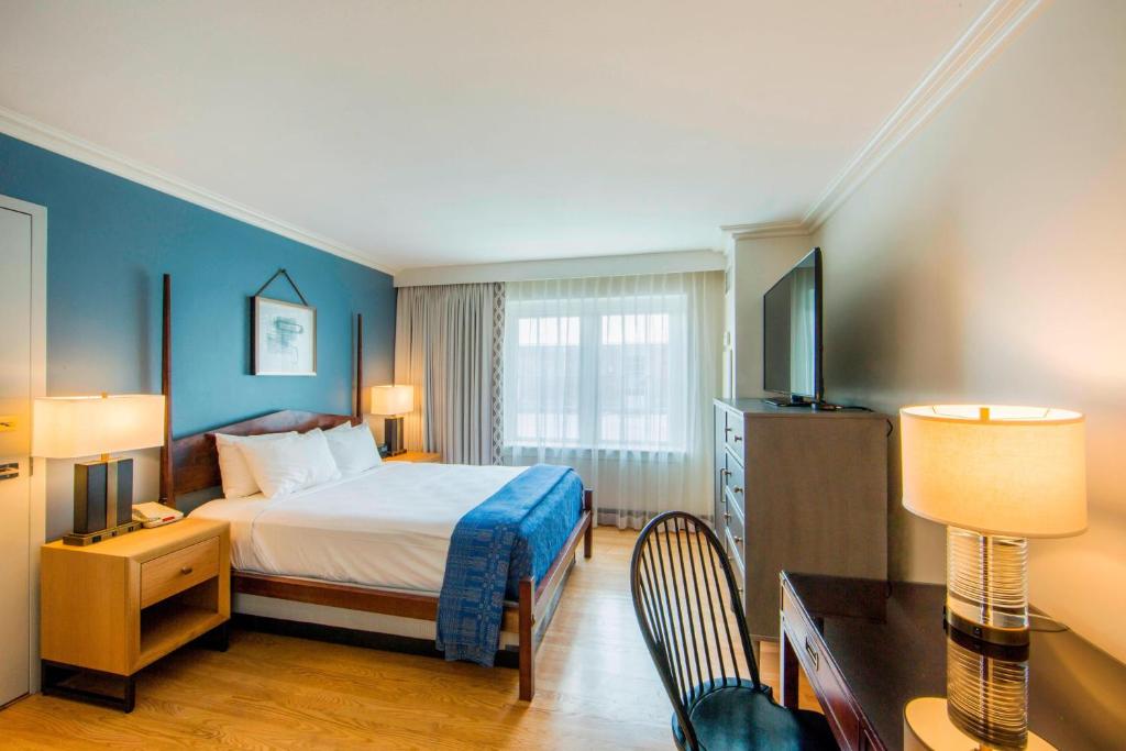 Williamsburg Lodge, Autograph Collection - 