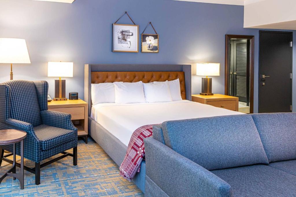 Williamsburg Lodge, Autograph Collection - 