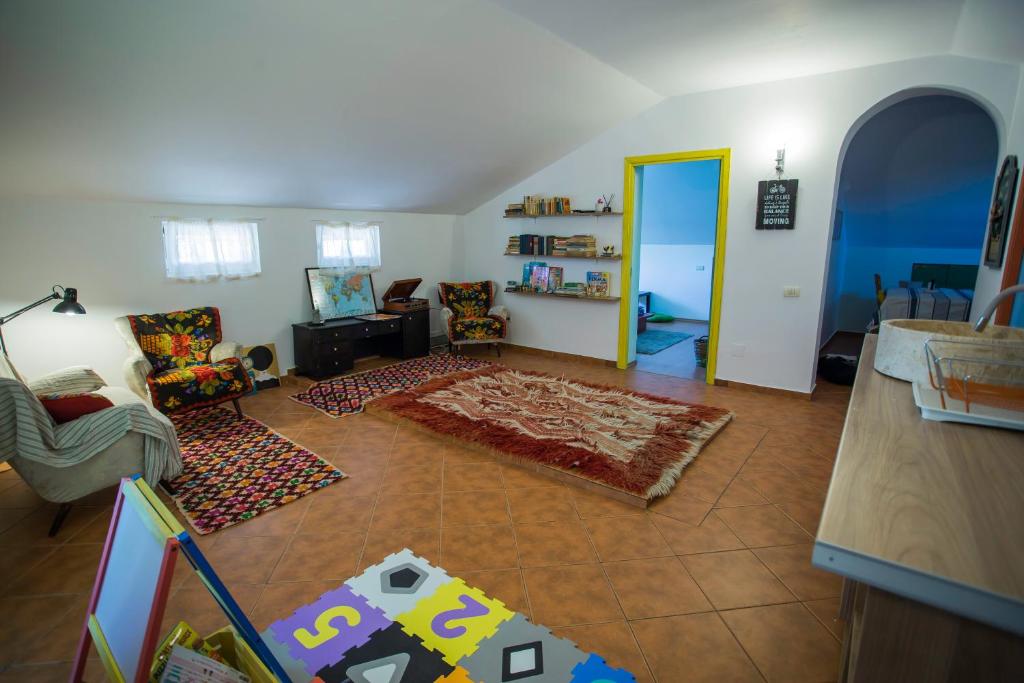 sala de estar con sala de estar en Domus Ex Animo, en Bucarest