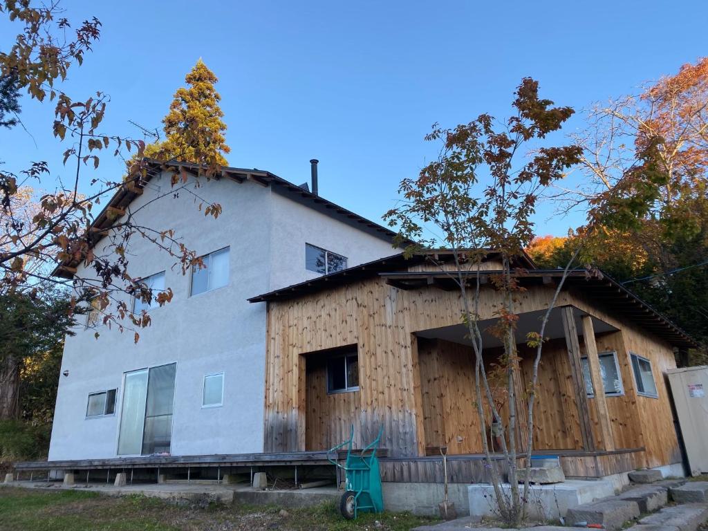 a house that is being built at Togaku Hokosha Female -over16 years old- Only Guest House - Vacation STAY 15724 in Nagano