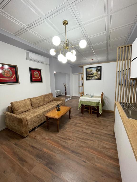 Gold House Durres - Image 5