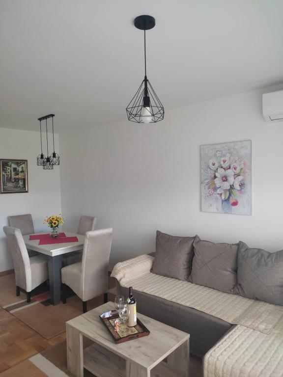 Χώρος καθιστικού στο Apartman Petra