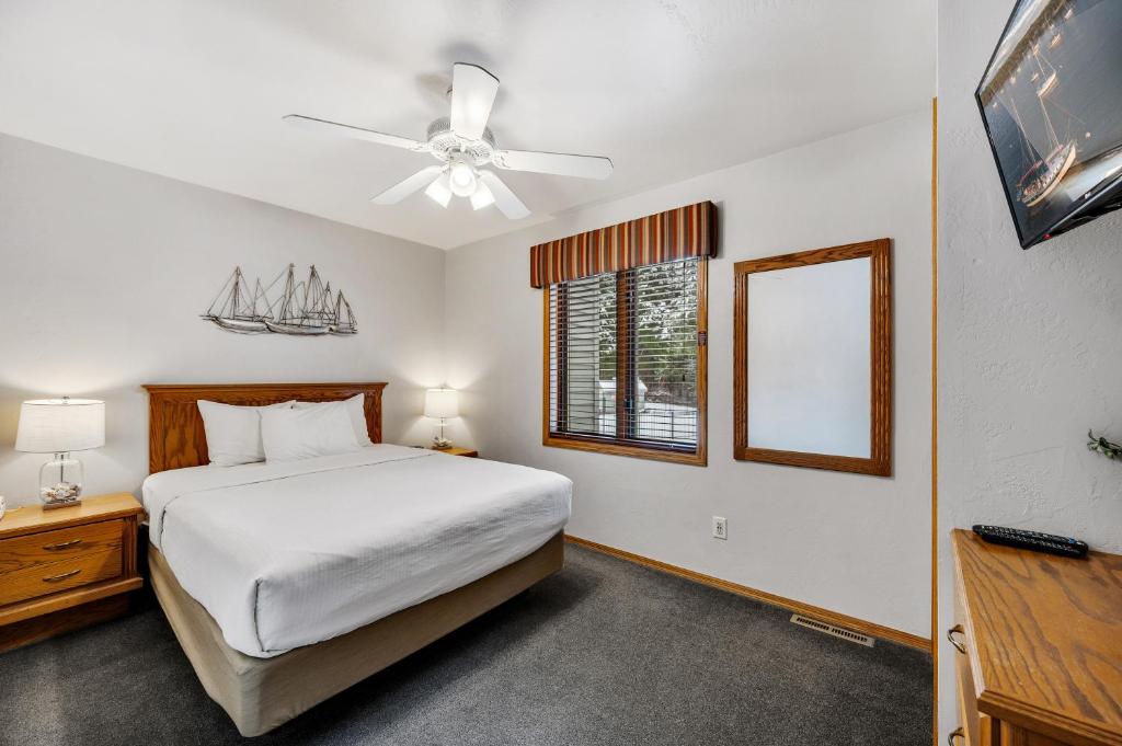 Evergreen Hill Condominiums photo