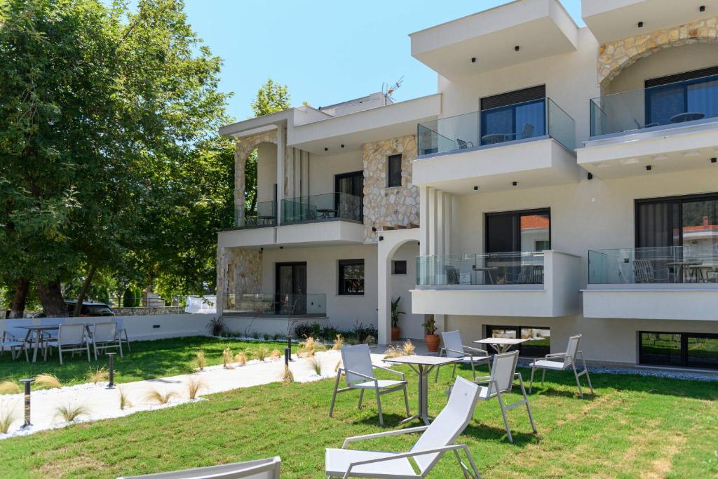 Zahrada ubytování Ammothines Beach Suites